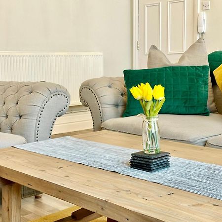 Gillygate Nest With Free Allocated Parking York Exteriör bild