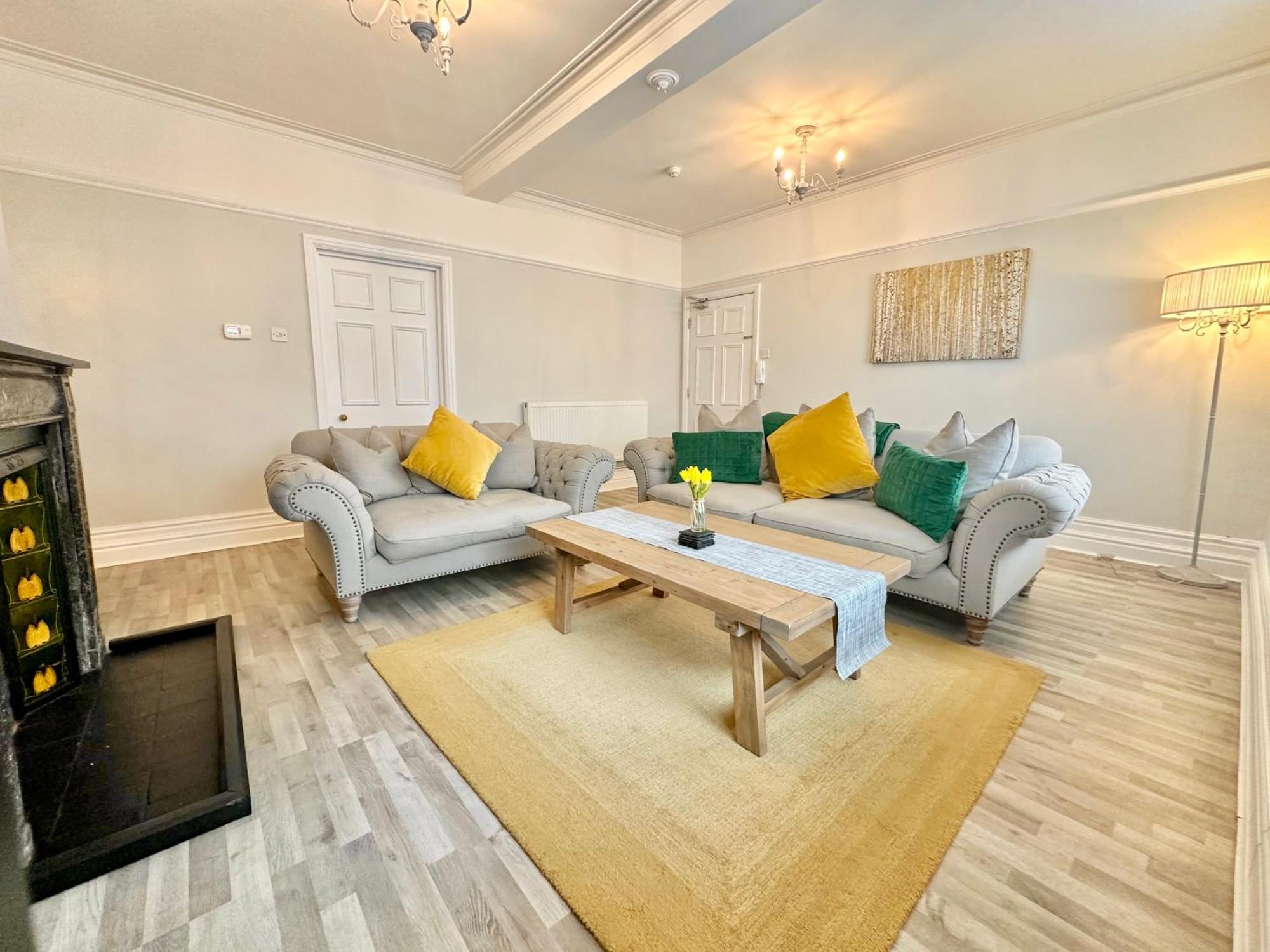 Gillygate Nest With Free Allocated Parking York Exteriör bild