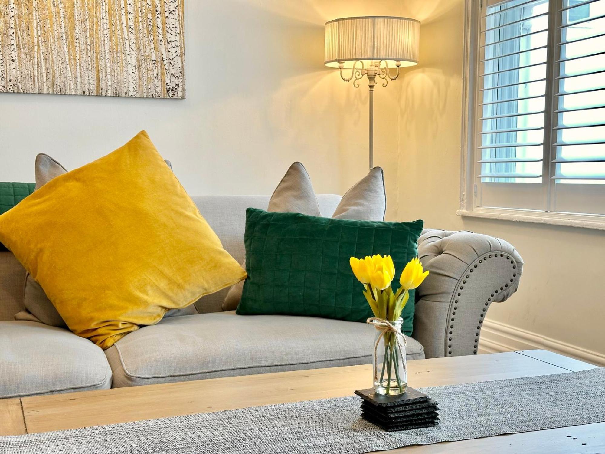 Gillygate Nest With Free Allocated Parking York Exteriör bild