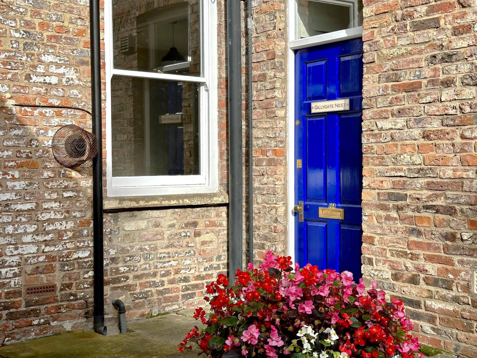 Gillygate Nest With Free Allocated Parking York Exteriör bild