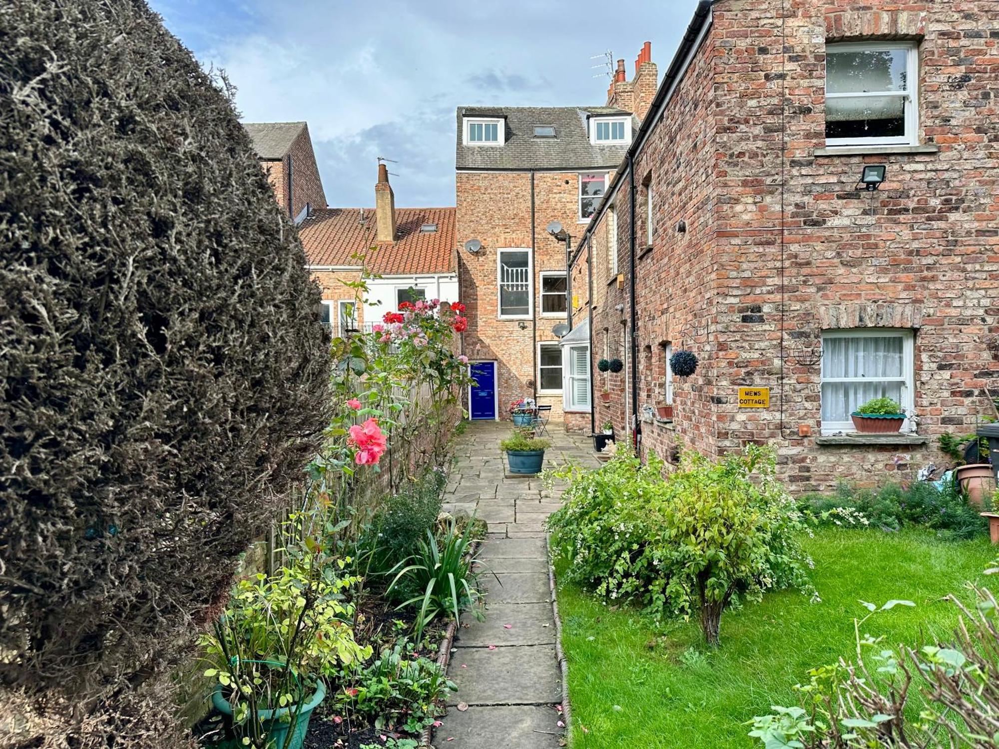 Gillygate Nest With Free Allocated Parking York Exteriör bild